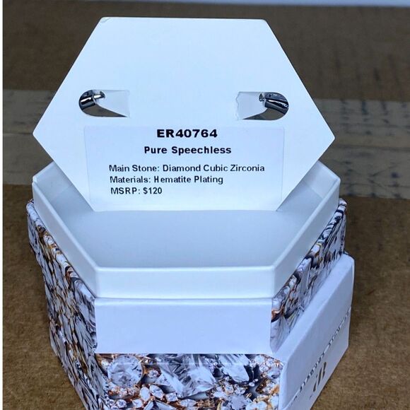 Bomb Party April Birthday Earrings - Picture 4 of 4